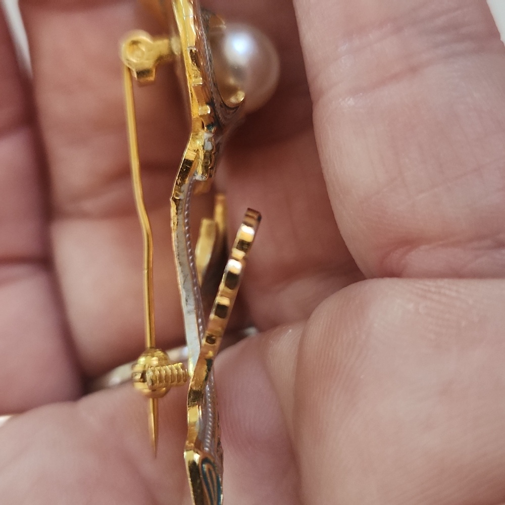 Elegant Damascene Flower Brooch With Pearl - Picture 4 of 5